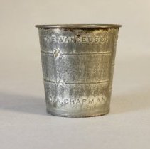 Tin measuring cup - Front